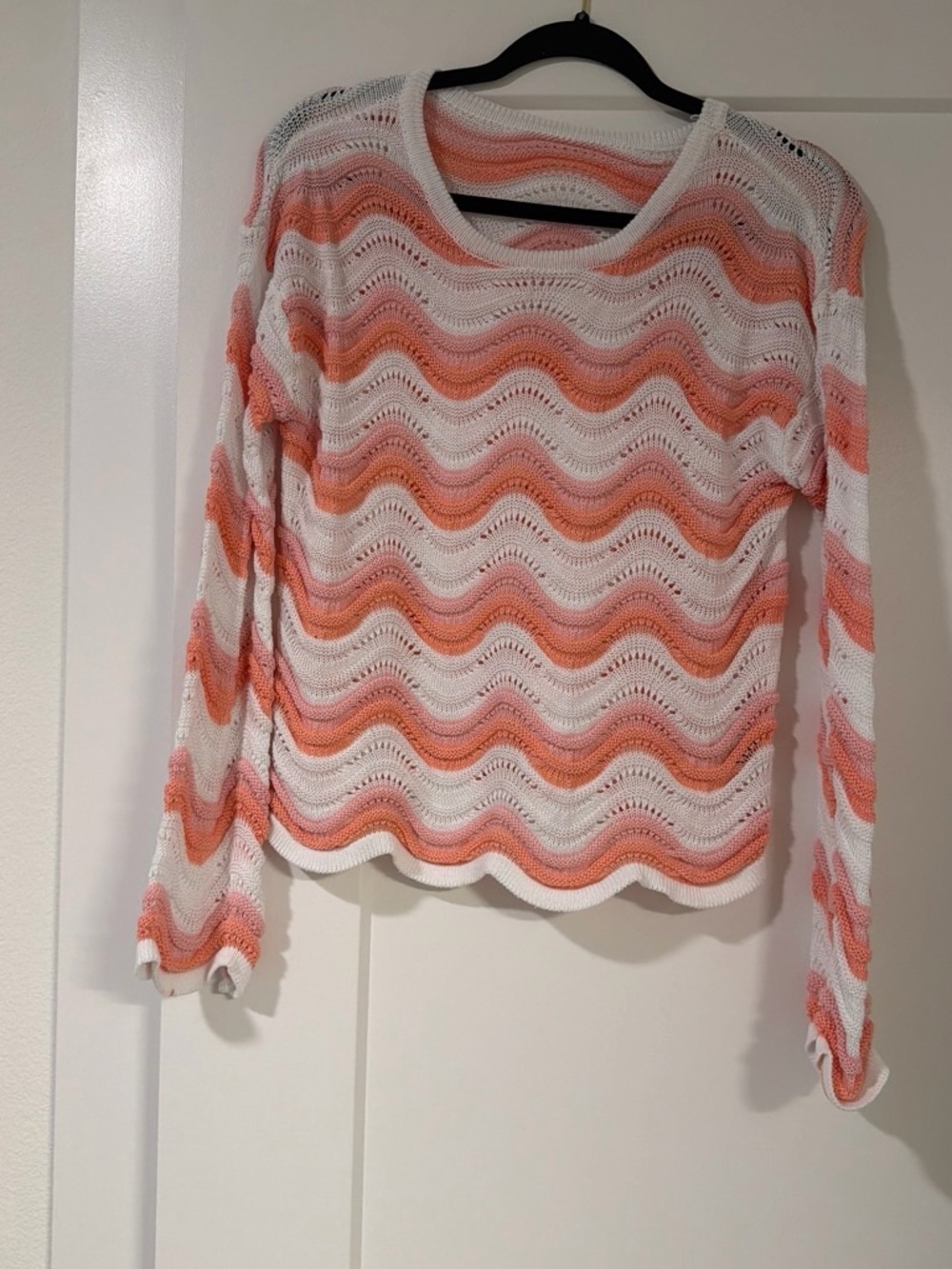 SHEIN White & Peach Wave Knit Long Sleeve Sweater